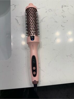 Wavy Walk Pink Ionic Hot Air Styling Brush